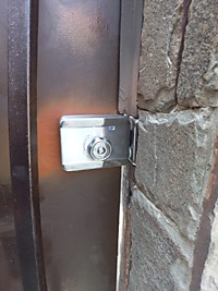 Установка электронного замка